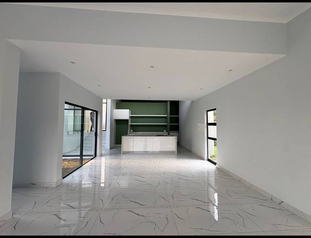 4 BEDROOM FREEHOLD FOR SALE IN TINLEY MANOR